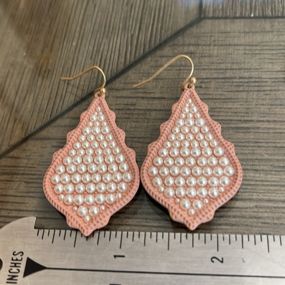 Blush Pink & Pearl Kendra Inspired Earrings - Picture 10 of 12